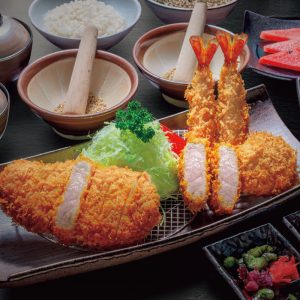 上級吉列豬扒、豬柳、深海大蝦定食 (二人前) Deep-Fried Premium Pork Loin and Fillet with Premium King Prawns Set for 2 persons
