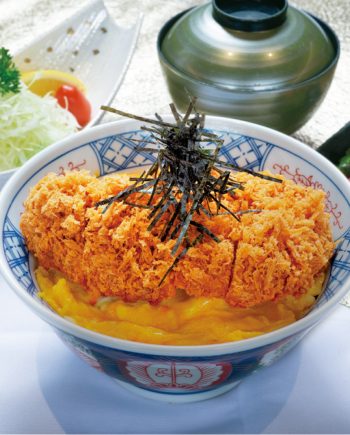 滑蛋吉列豬扒飯定食 Deep-Fried Pork Loin Rice with Special Egg and Onion Sauce Set